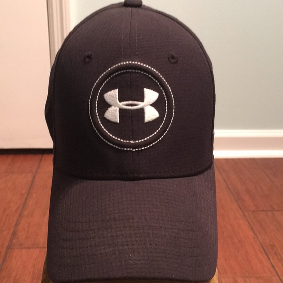 Under Armour Golf Hat - Picture 4 of 4